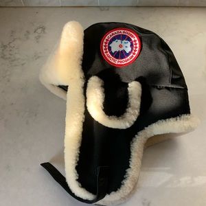 Canada Goose authentic shearling aviator hat